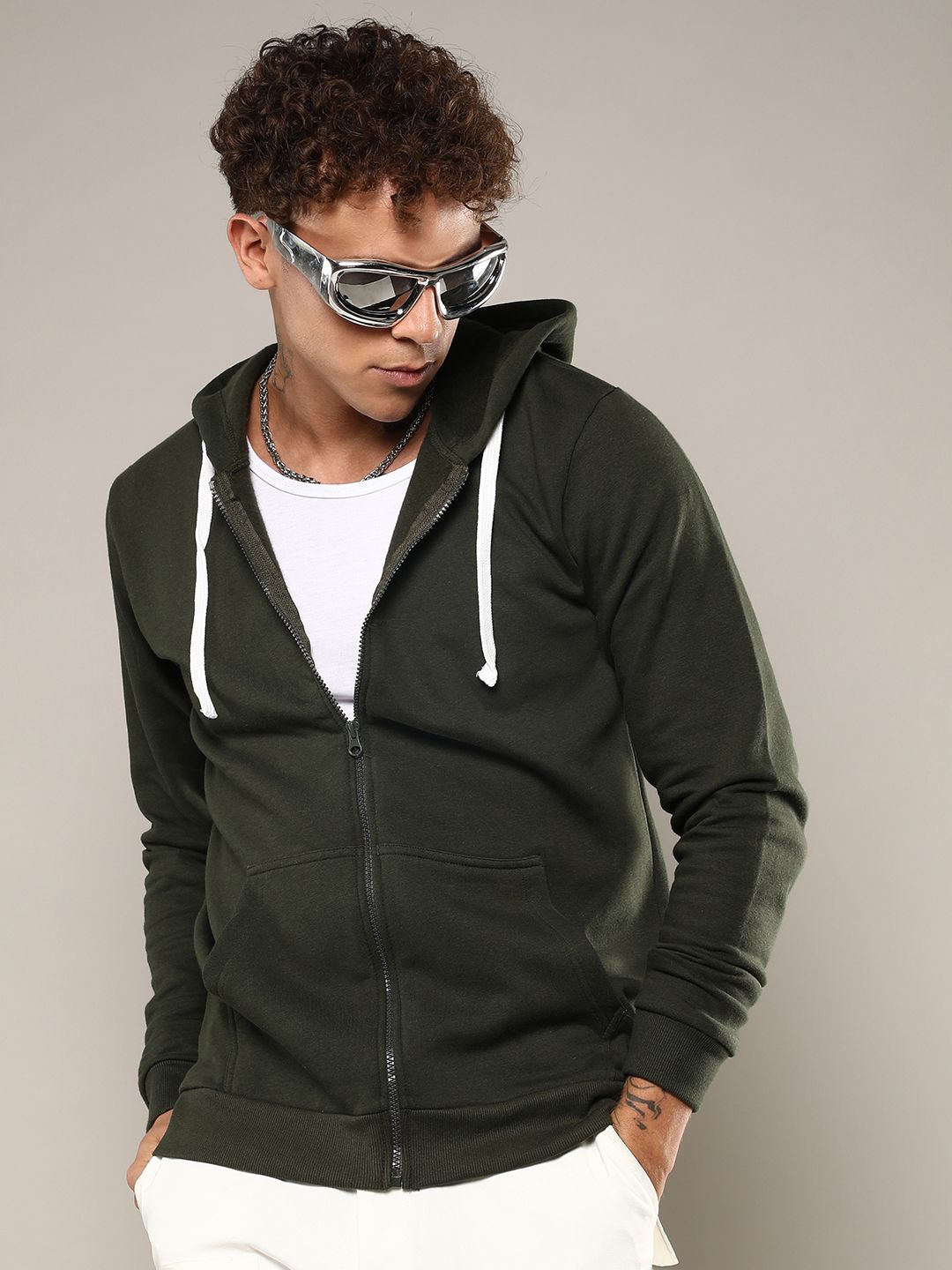 

Campus Sutra Men Hooded Cotton Sweatshirt, Green