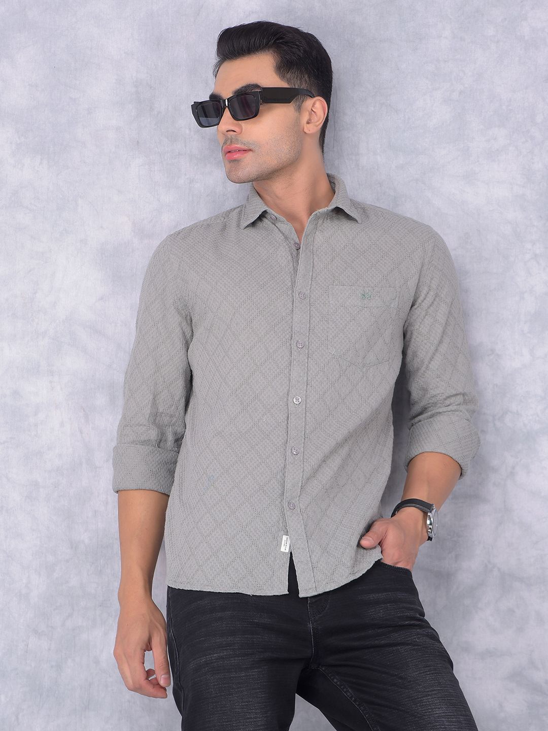 

Crimsoune Club Men Smart Spread Collar Textured Cotton Slim Fit Casual Shirt, Grey