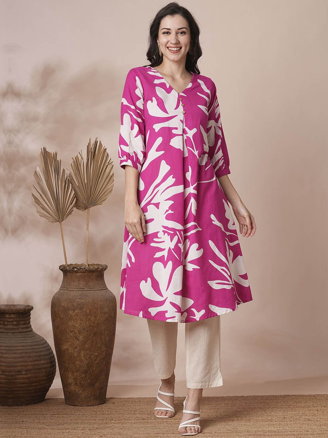 

INDYES Floral Printed Pure Cotton Kurta with Trouser, Pink