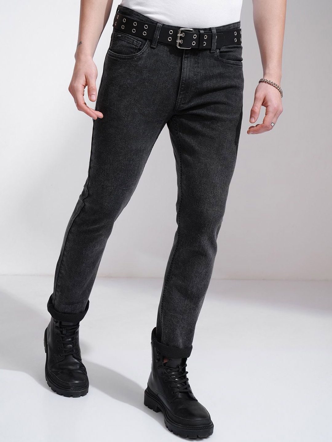 

HIGHLANDER Men Cotton Mid-Rise Straight Fit Light Fade Stretchable Jeans, Grey