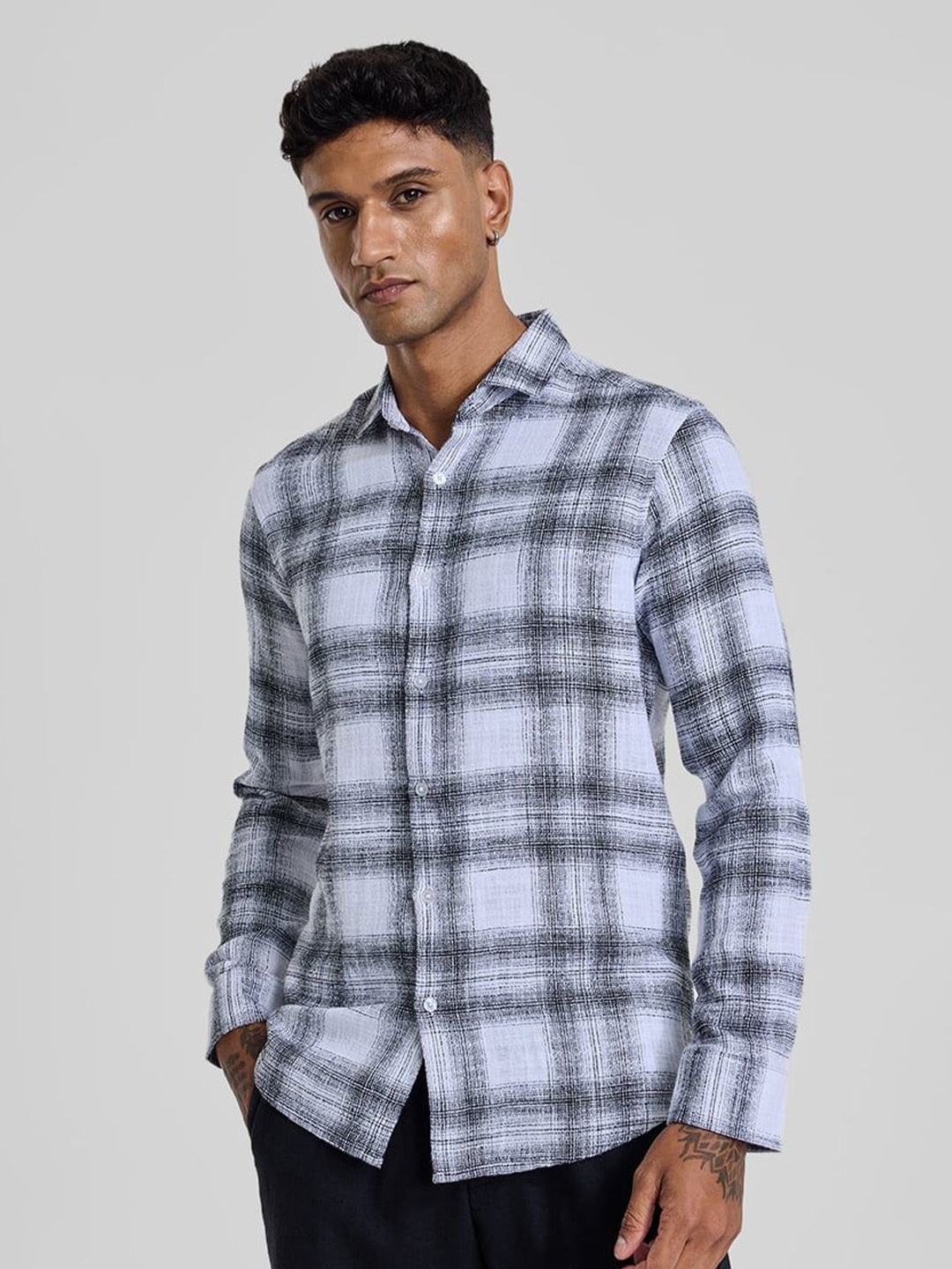 

Snitch Men Smart Spread Collar Checked Cotton Casual Shirt, White