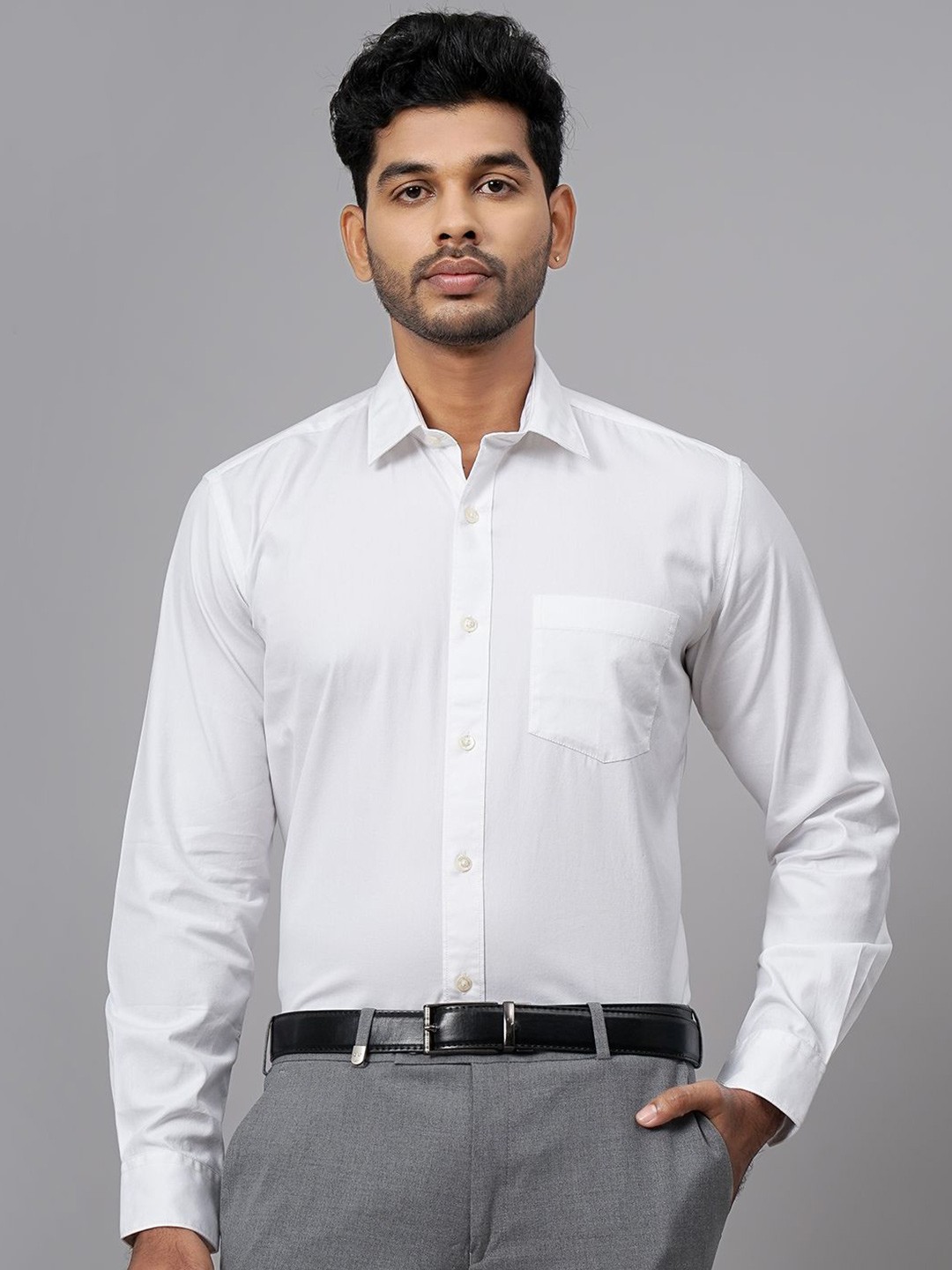 

JADE BLUE Men Cutaway Collar Solid Cotton Casual Shirt, White