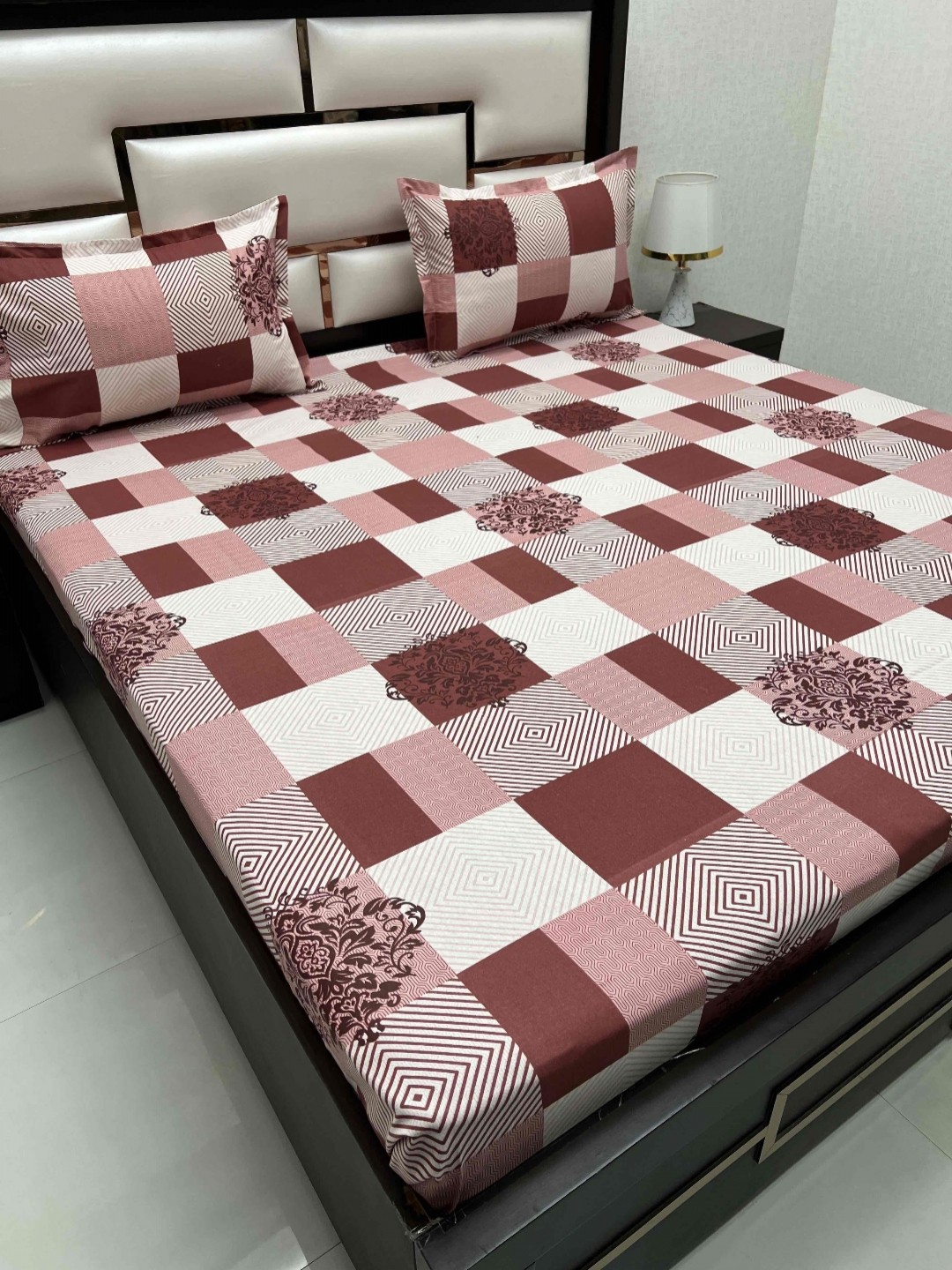 

Pure Decor Passion Maroon Geometric Pure Cotton 300 TC Queen Bedsheet Set 2.28 m x 2.54 m