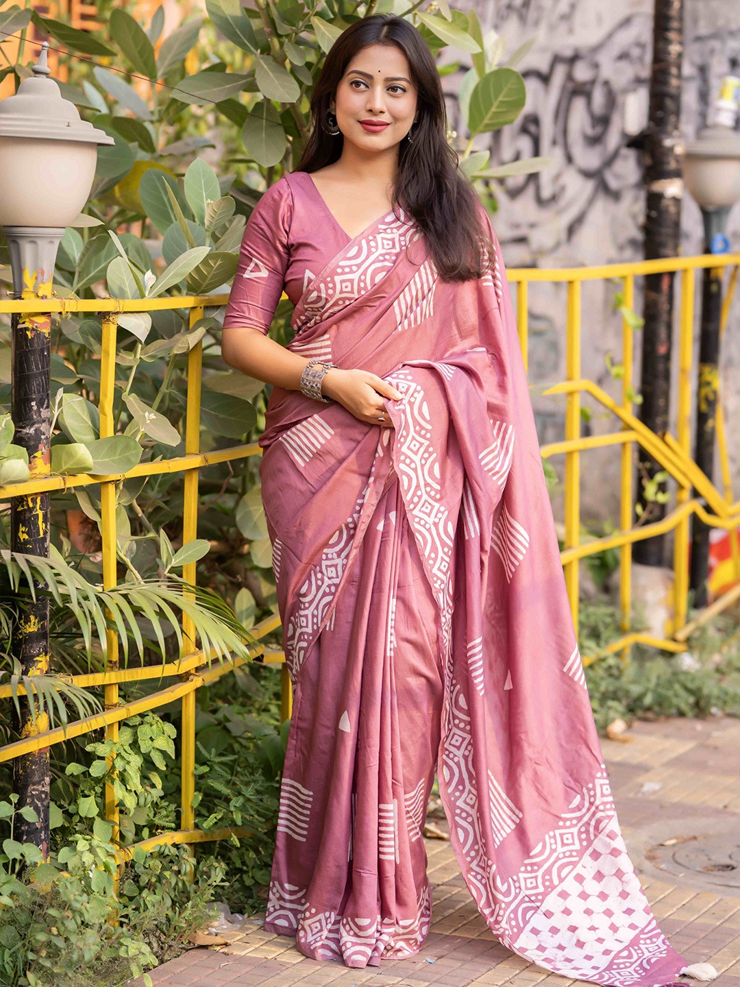 

STAVA CREATION Ethnic Motifs Pure Cotton Ikat Saree, Pink