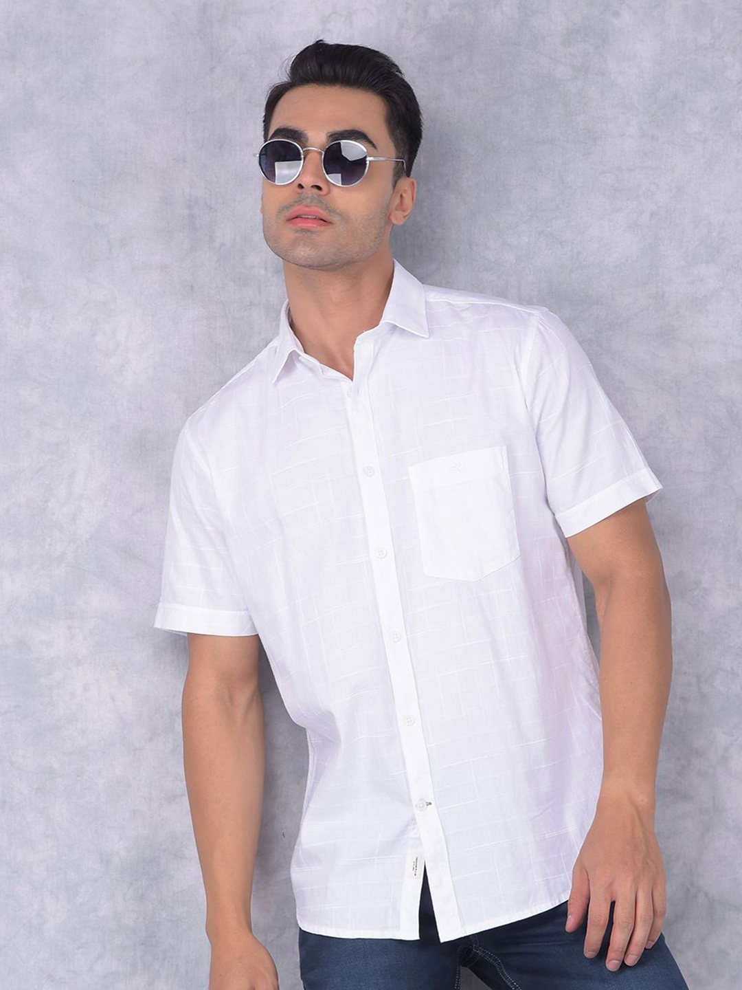 

Crimsoune Club Men Smart Spread Collar Multi Striped Cotton Casual Shirt, White