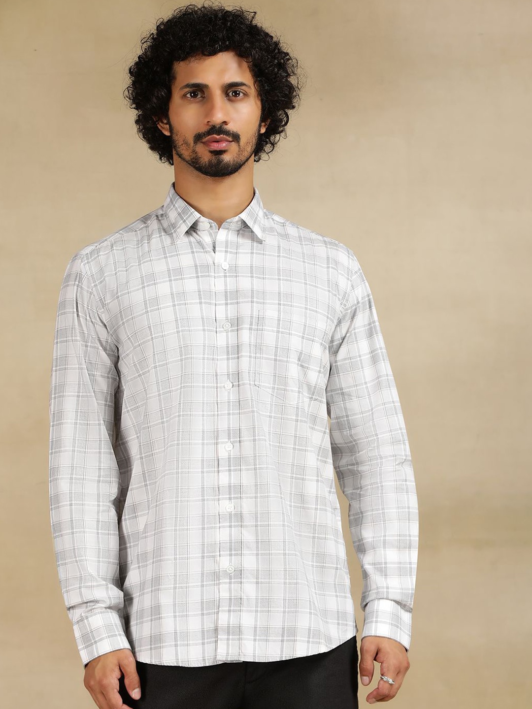 

JADE BLUE Men Cutaway Collar Checked Cotton Casual Shirt, White