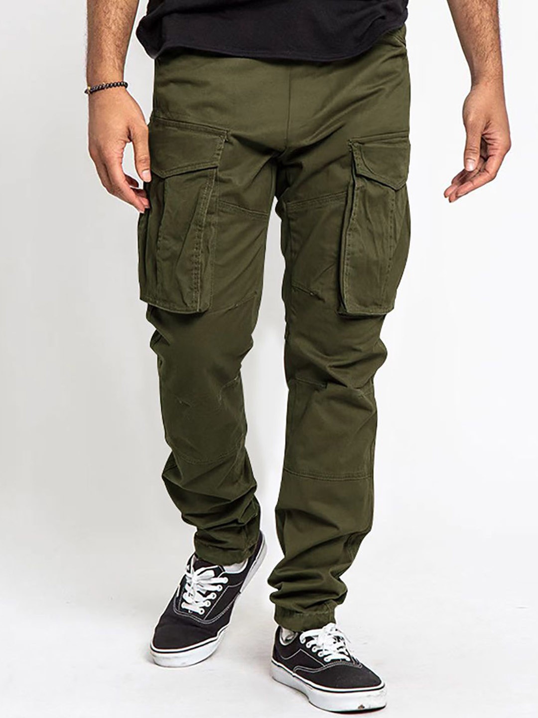 

StyleCast x Revolte Men Regular Fit Pleated Cargos Trousers, Green