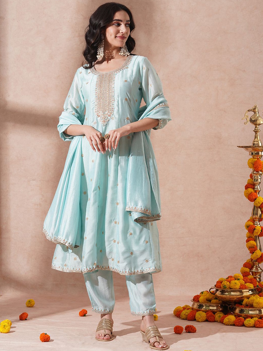 

FASHOR Floral Embroidered Panelled Zari Kurta With Trousers & Dupatta, Blue