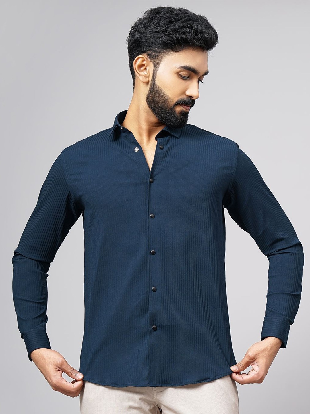 

WYRE Men Cutaway Collar Solid Cotton Slim Fit Casual Shirt, Teal