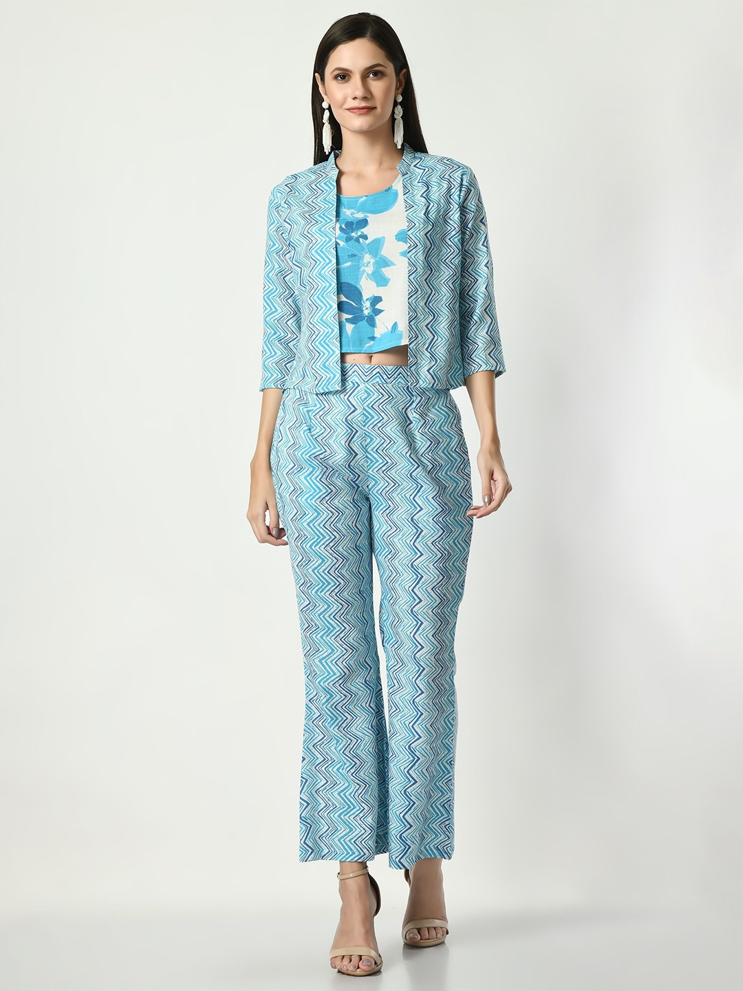 

VAPPSYAM Printed Crop Top With Trousers & Shrug Co-Ords, Blue