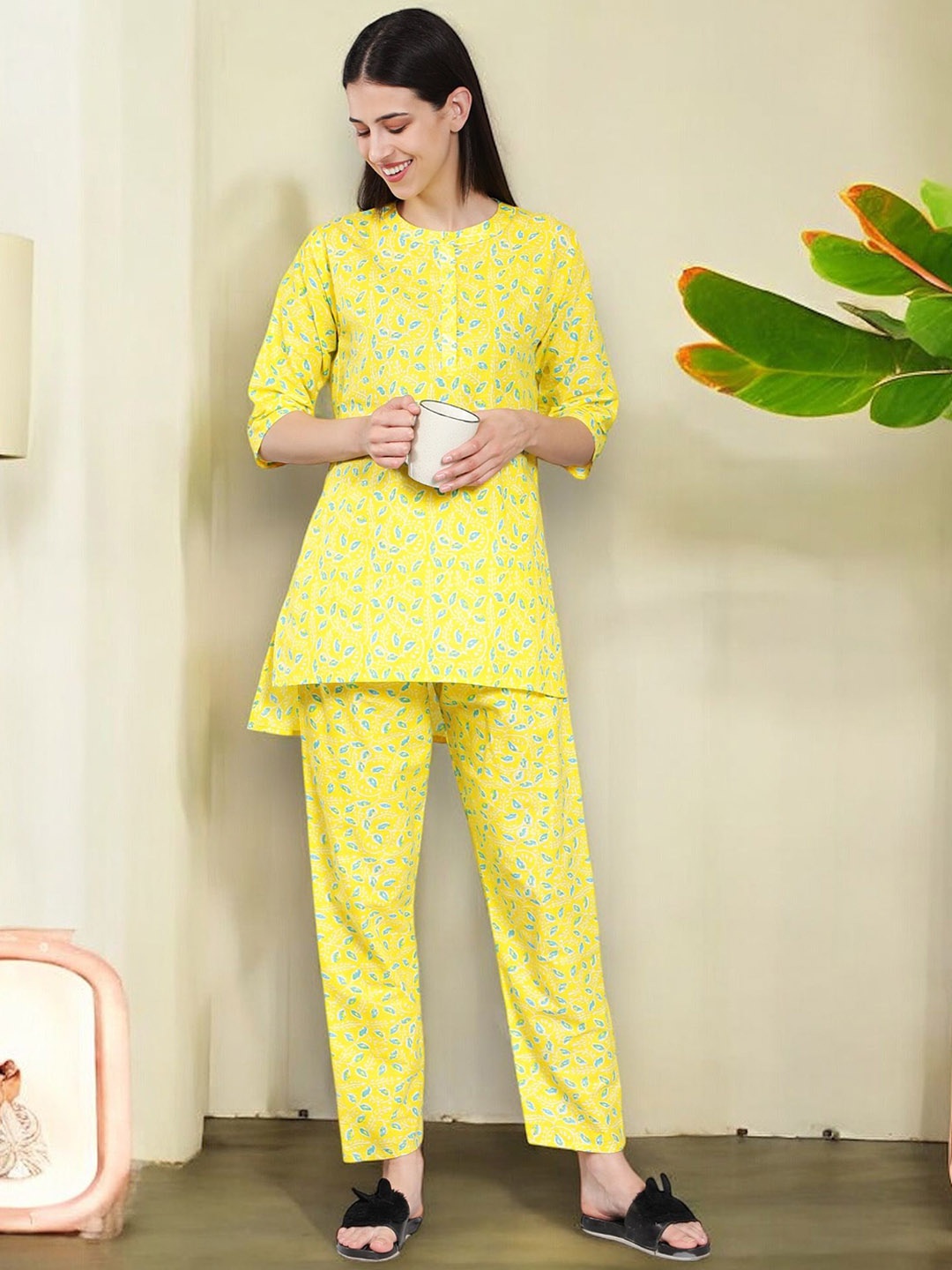 

LacyLook Women Printed Night Suit, Yellow