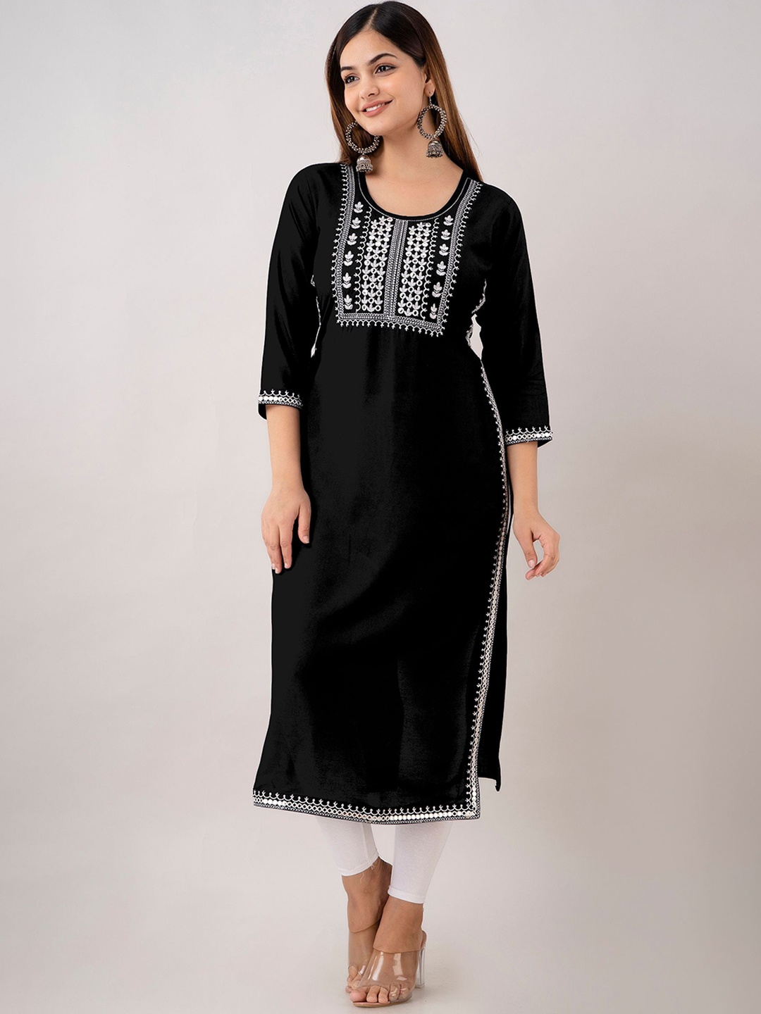 

zeenat libas Floral Embroidered Regular Straight Kurta, Black