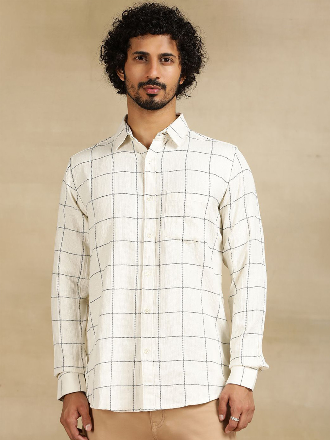 

JADE BLUE Men Cutaway Collar Windowpane Checked Cotton Slim Fit Casual Shirt, Off white