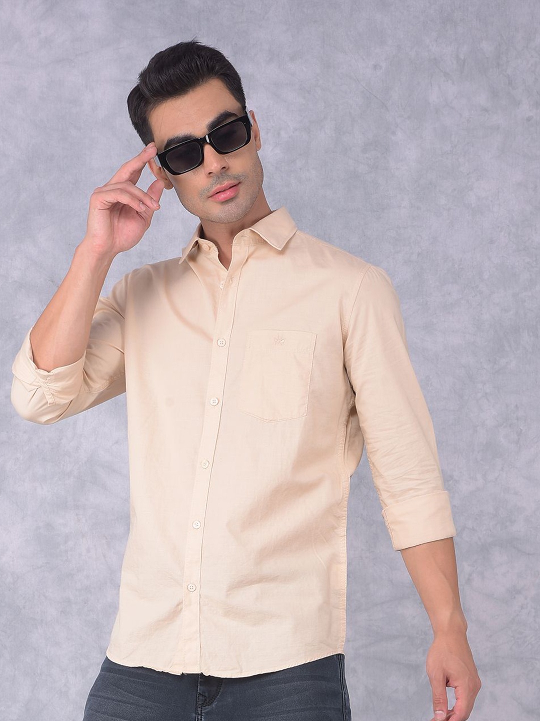 

Crimsoune Club Men Smart Spread Collar Solid Cotton Slim Fit Casual Shirt, Beige