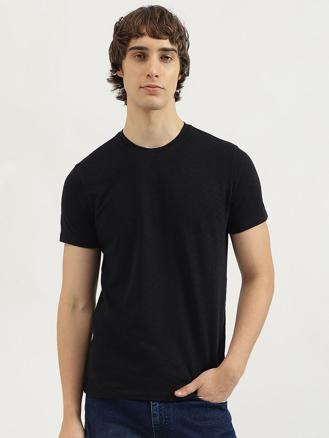 

United Colors of Benetton Men Solid Round Neck Pure Cotton T-shirt, Black