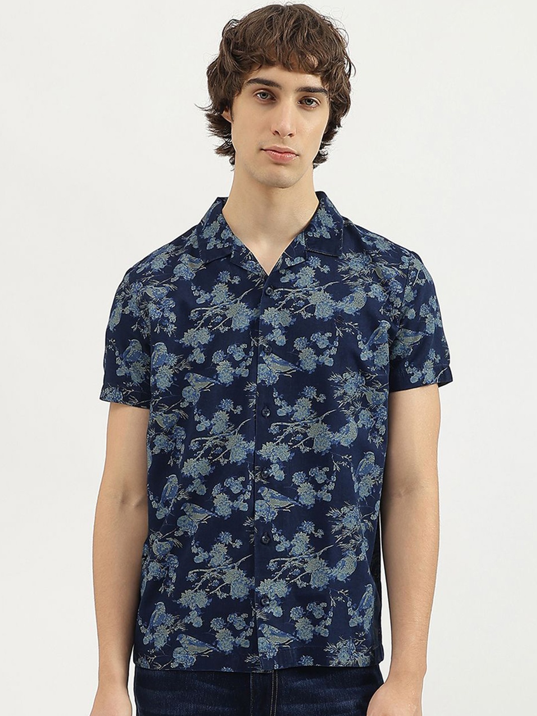 

United Colors of Benetton Men Cuban Collar Floral Printed Cotton Casual Shirt, Navy blue