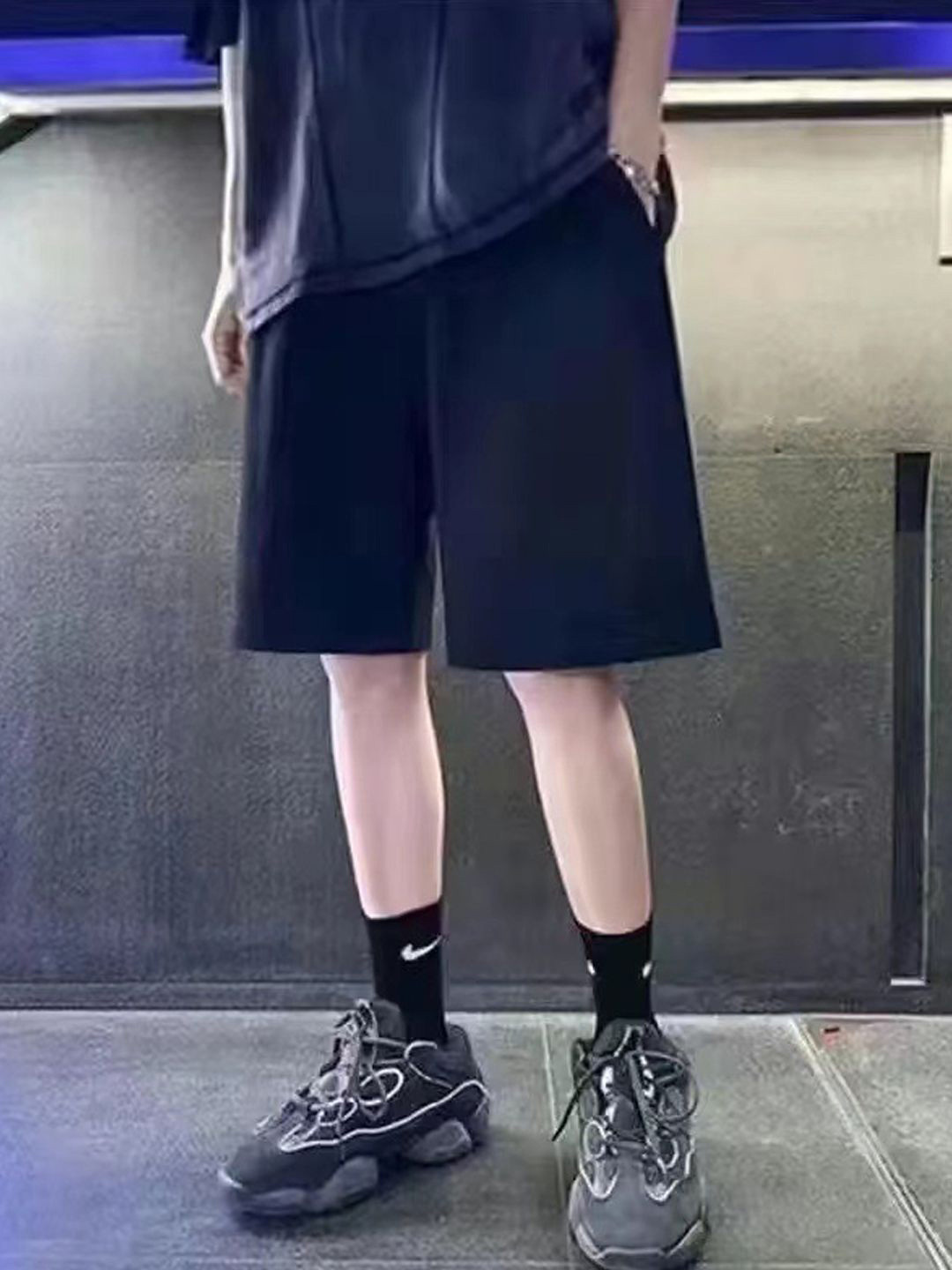 

StyleCast Men Cotton Loose Fit Knee Length Shorts, Black