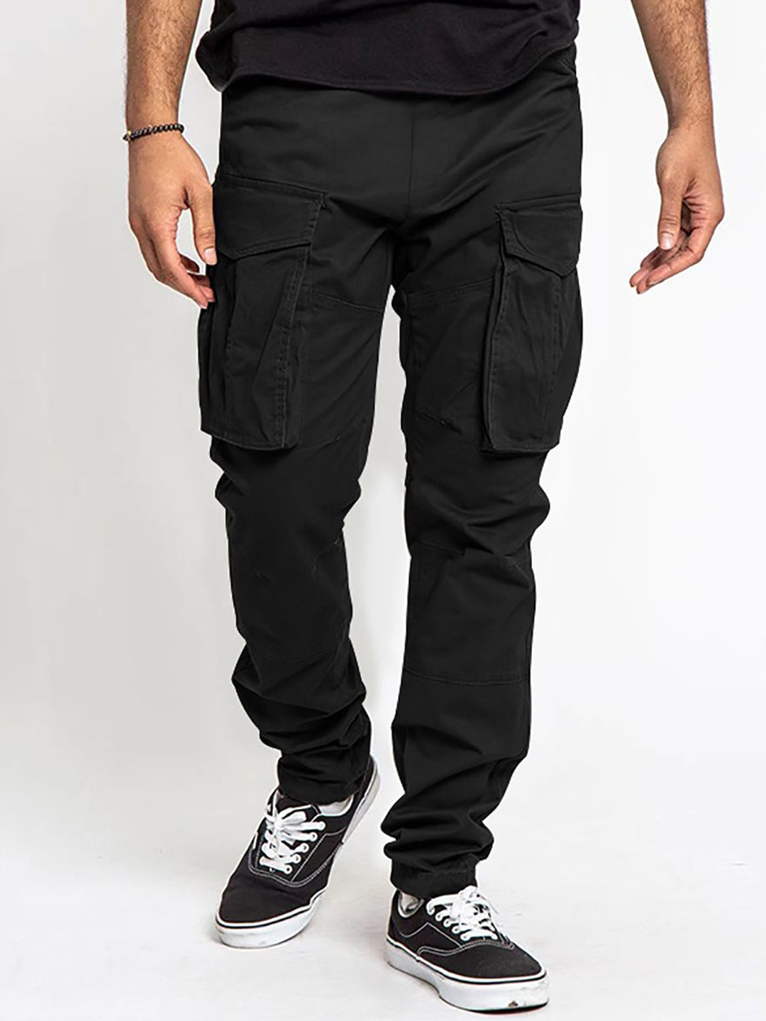 

StyleCast x Revolte Men Easy Wash Pleated Cargos Trousers, Black