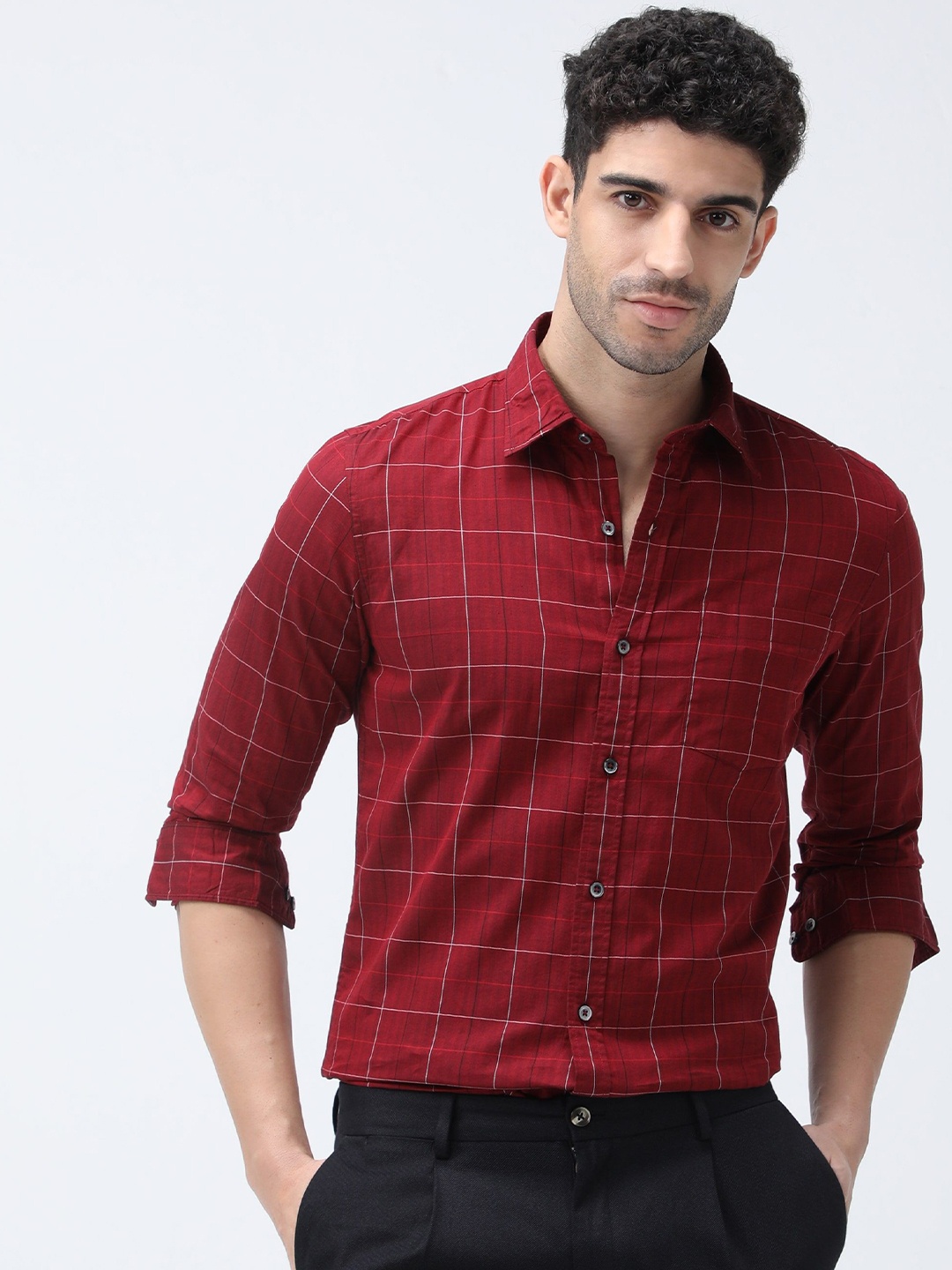 

BARE BROWN Men Cutaway Collar Checked Cotton Slim Fit Formal Shirt, Red