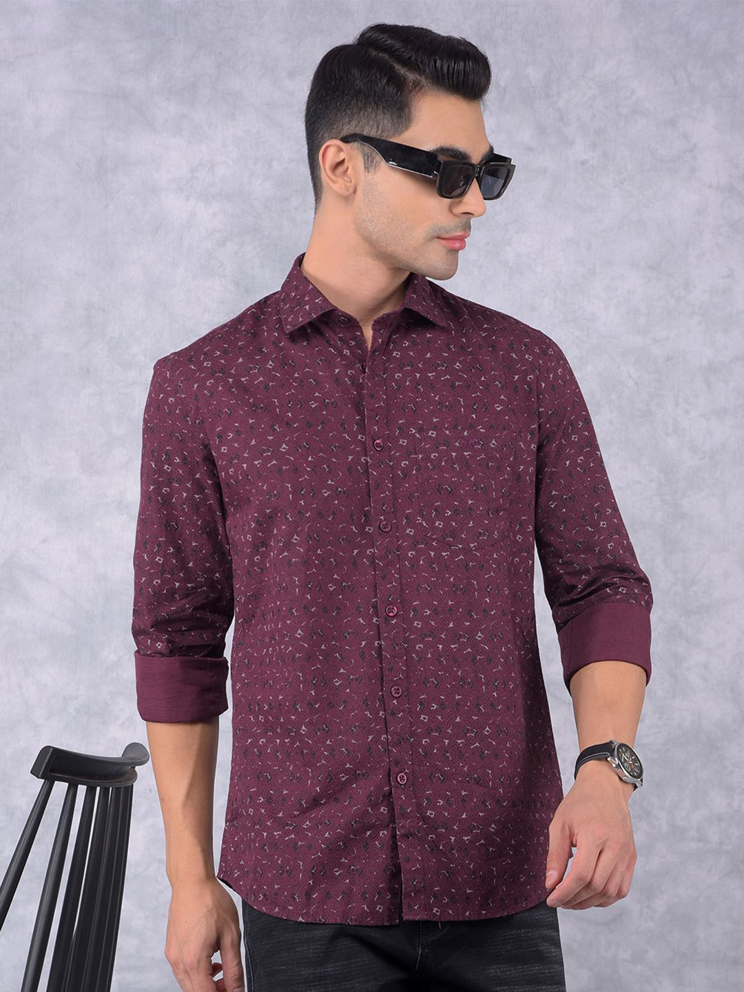 

Crimsoune Club Men Smart Spread Collar Abstract Printed Cotton Slim Fit Casual Shirt, Burgundy