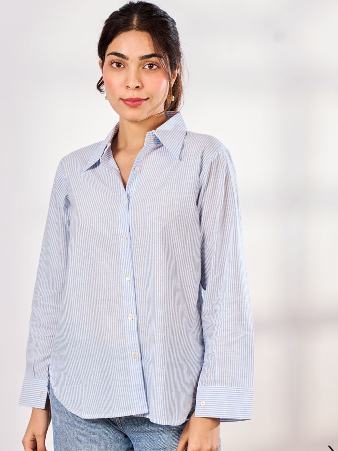 

Minimul Women Comfort Spread Collar Vertical Striped Cotton Relaxed Fit Casual Shirt, Blue