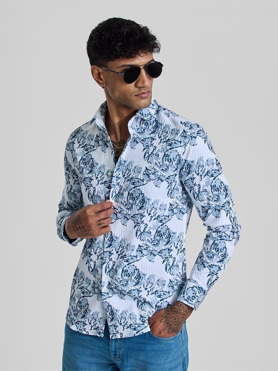

Snitch Men Smart Spread Collar Floral Printed Casual Shirt, Blue