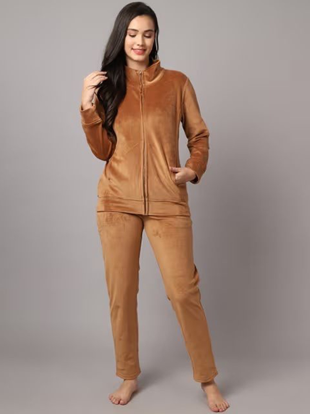 

FNOCKS Women Mid-Rise Long Sleeves Mock Collar Tracksuits, Brown