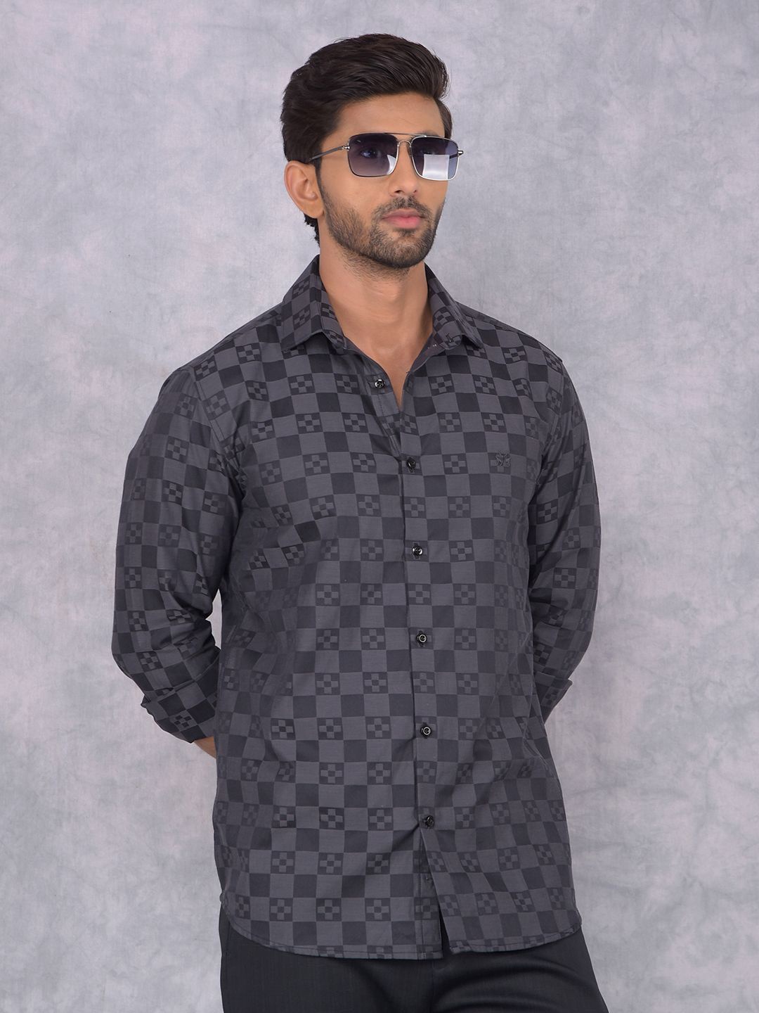 

Crimsoune Club Men Smart Spread Collar Checked Cotton Slim Fit Casual Shirt, Black