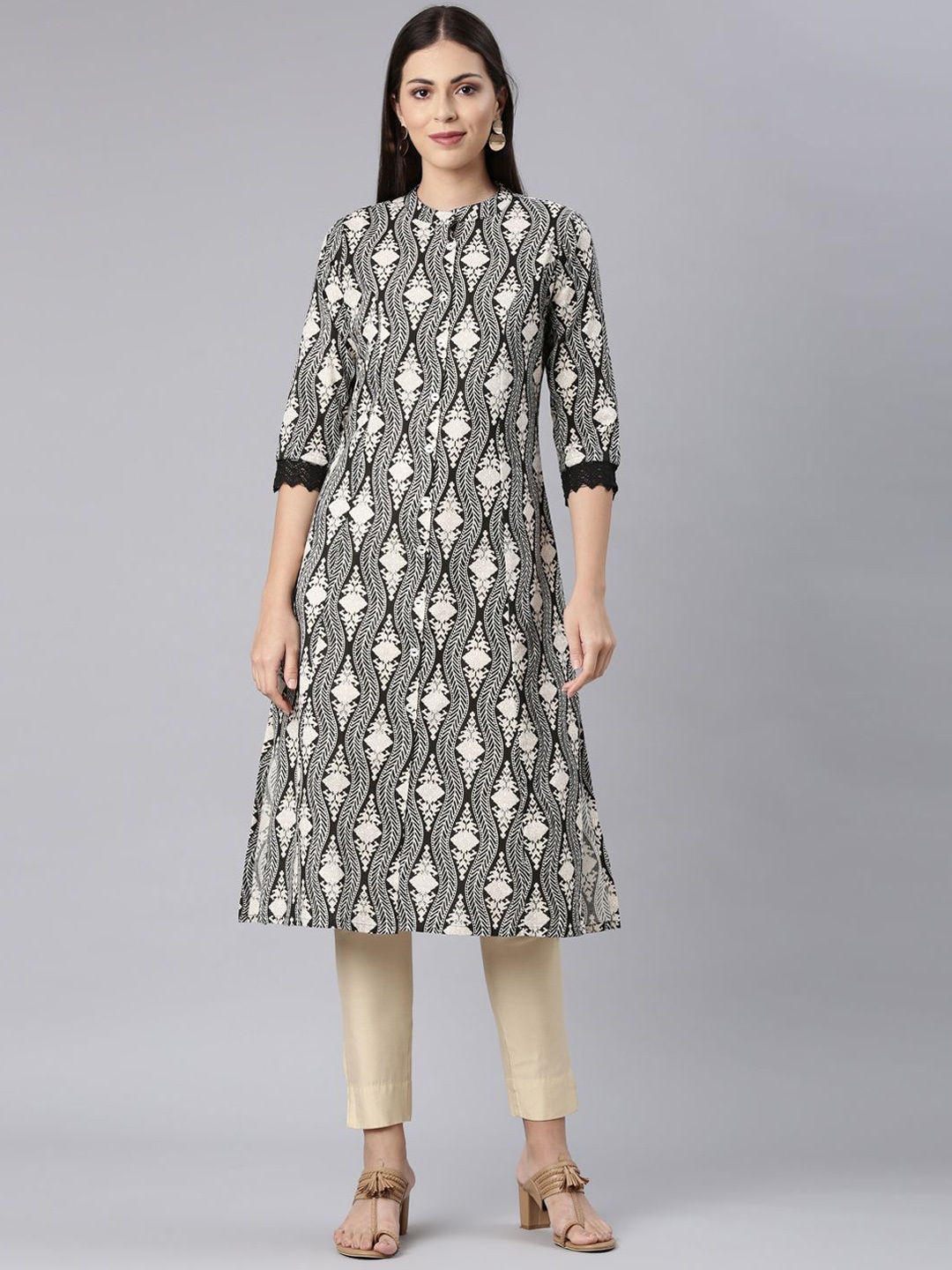 

Neerus Chevron Printed Mandarin Collar Pure Cotton A-Line Kurta, Black