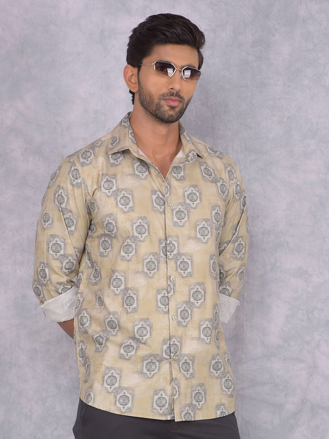 

Crimsoune Club Men Smart Spread Collar Ethnic Motifs Printed Cotton Slim Fit Casual Shirt, Yellow