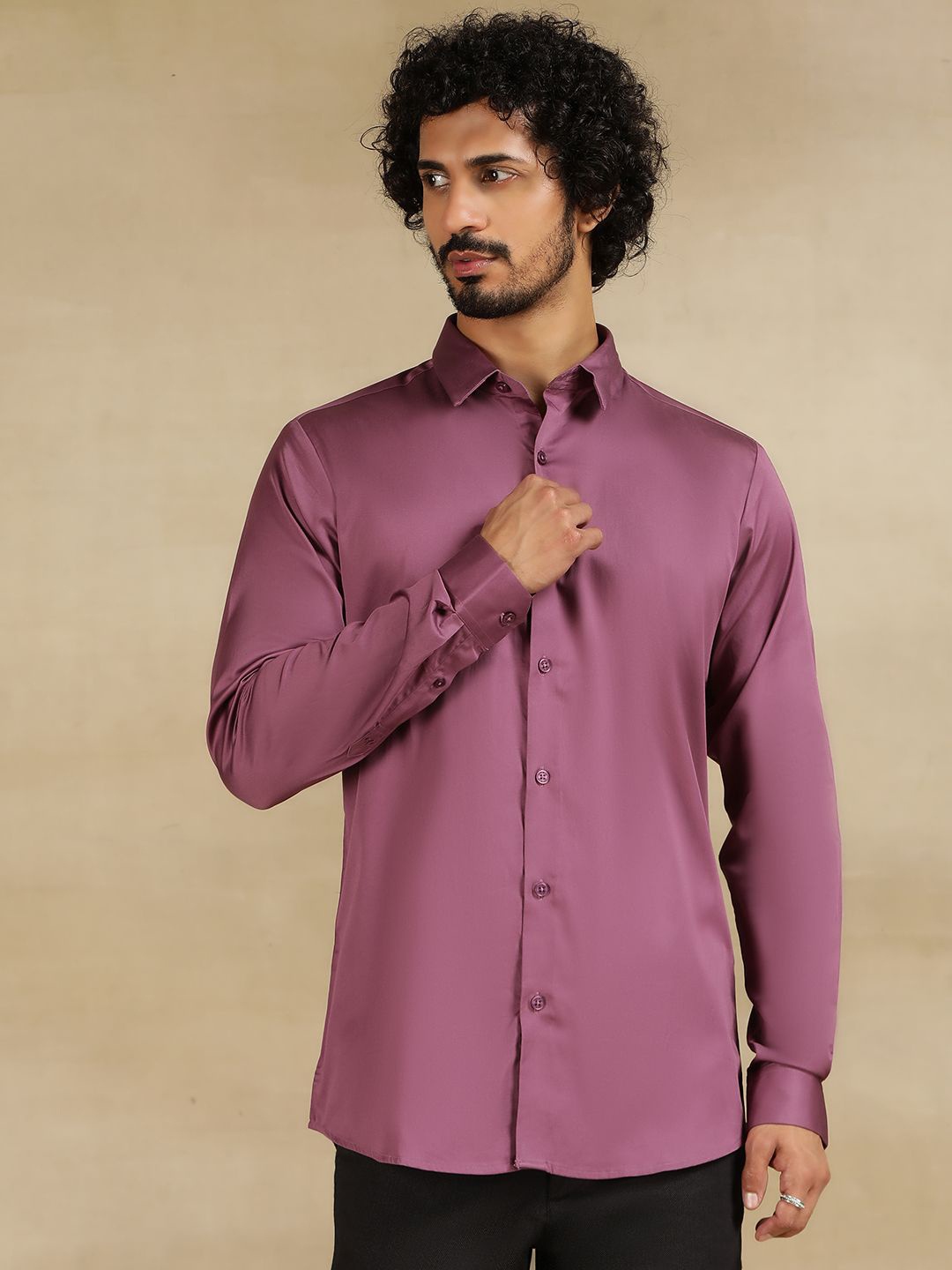 

JADE BLUE Men Cutaway Collar Solid Cotton Slim Fit Casual Shirt, Purple