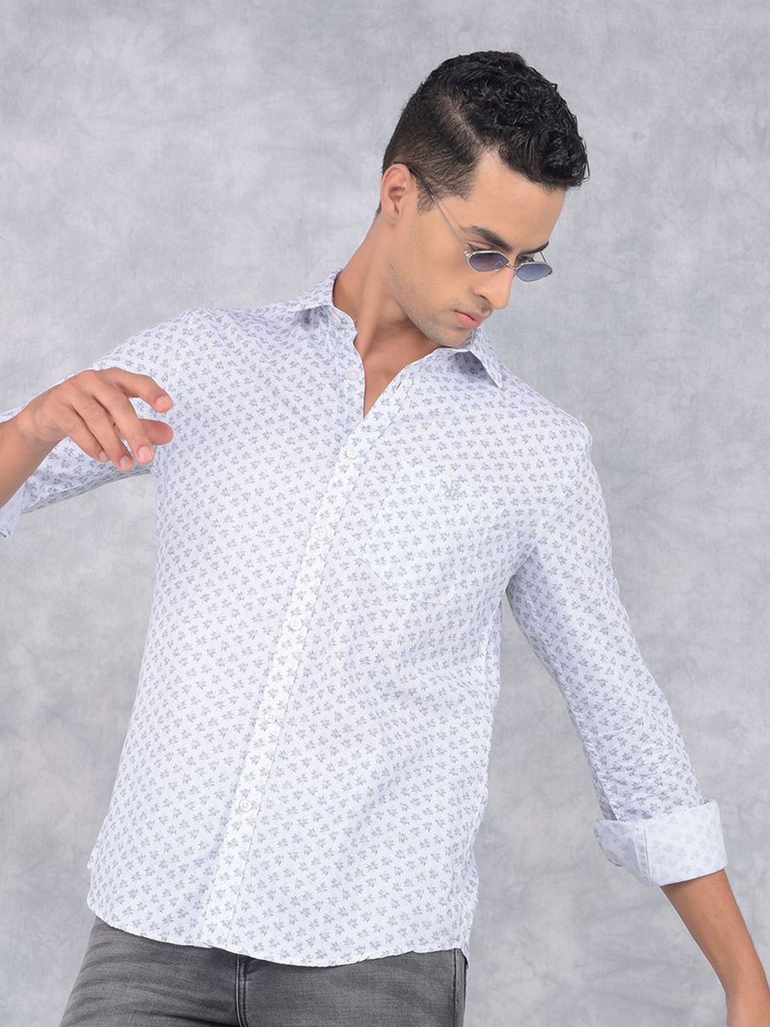 

Crimsoune Club Men Smart Spread Collar Floral Printed Cotton Slim Fit Casual Shirt, White