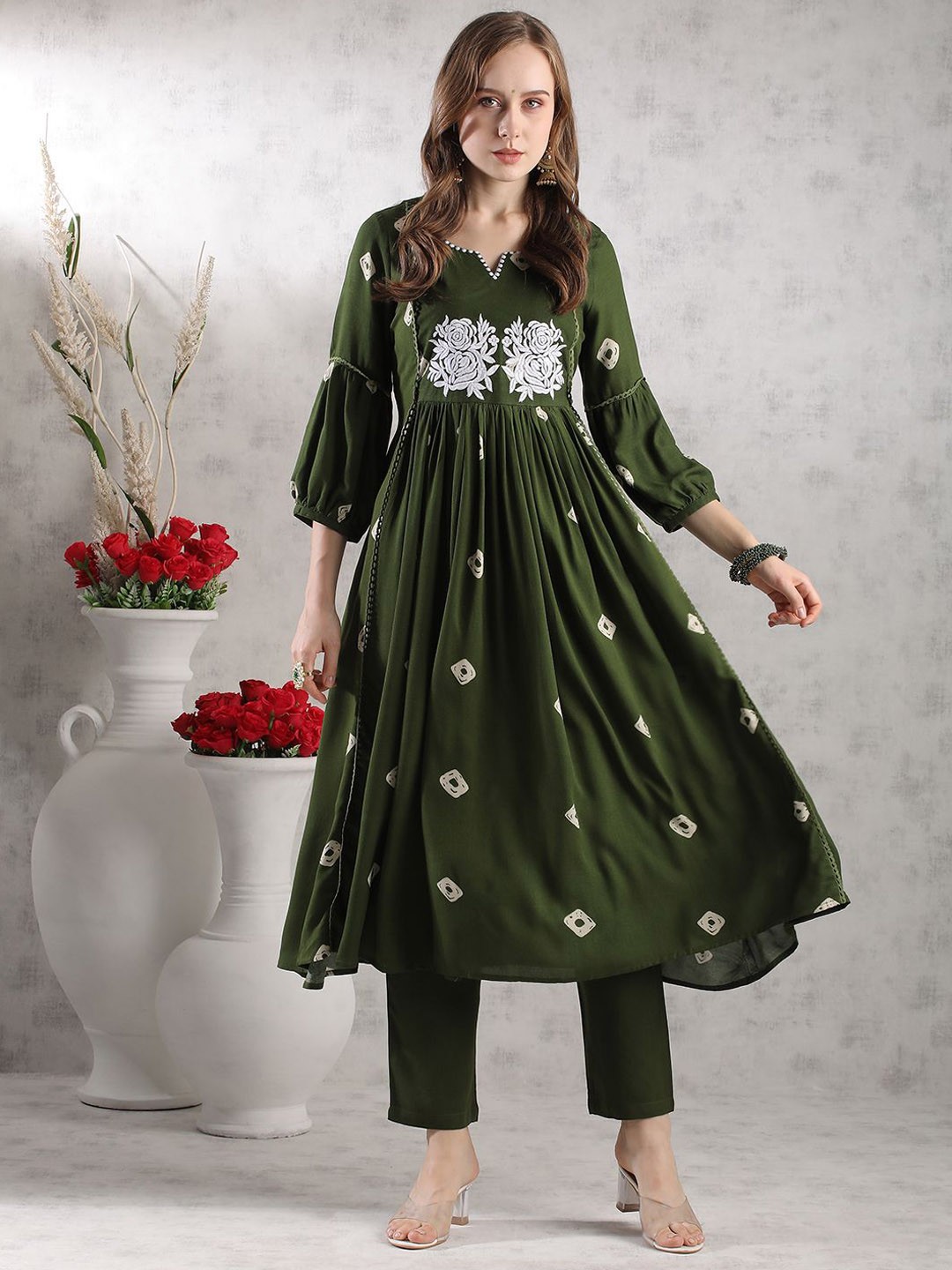 

GoSriKi Floral Embroidered Thread Work Anarkali Kurta With Trousers, Green