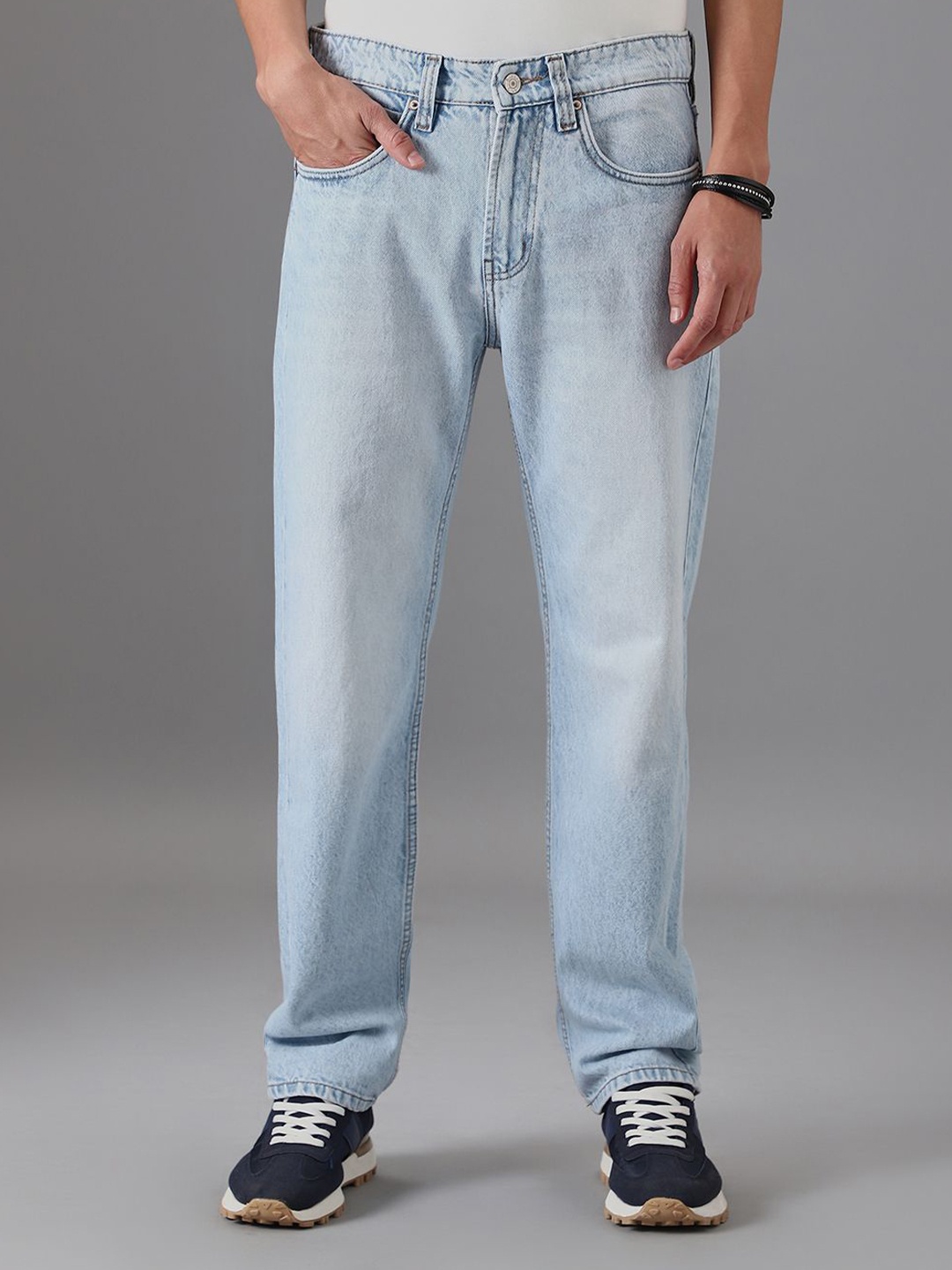 

Banana Club Men Classic Low Distress Regular Fit Jeans, Blue