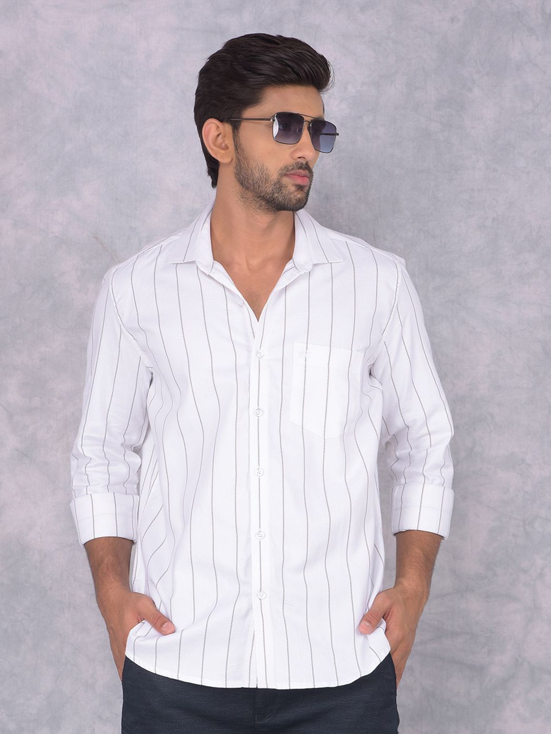 

Crimsoune Club Men Smart Spread Collar Vertical Striped Cotton Slim Fit Casual Shirt, White
