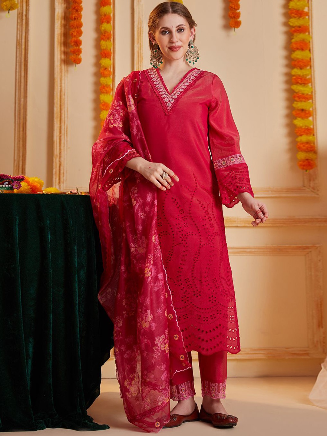 

HEEPOSH Floral Embroidered V-Neck Straight Kurta with Trousers & Dupatta, Pink