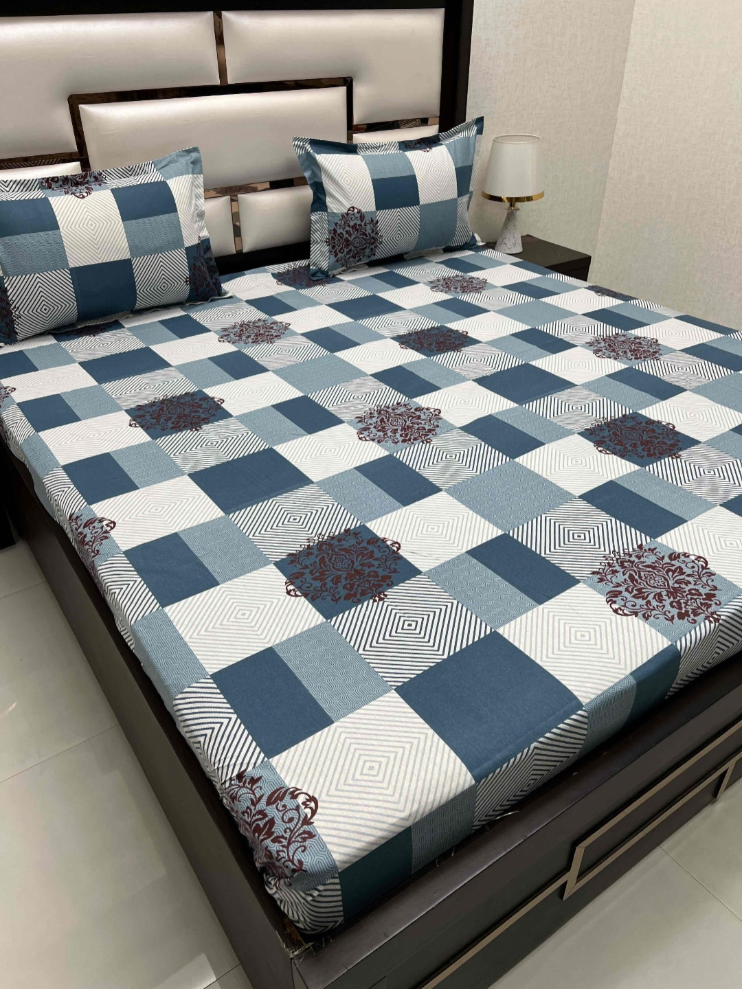 

Pure Decor Green & White Geometric Pure Cotton 300 TC Queen Bedsheet Set 2.28 m x 2.54 m