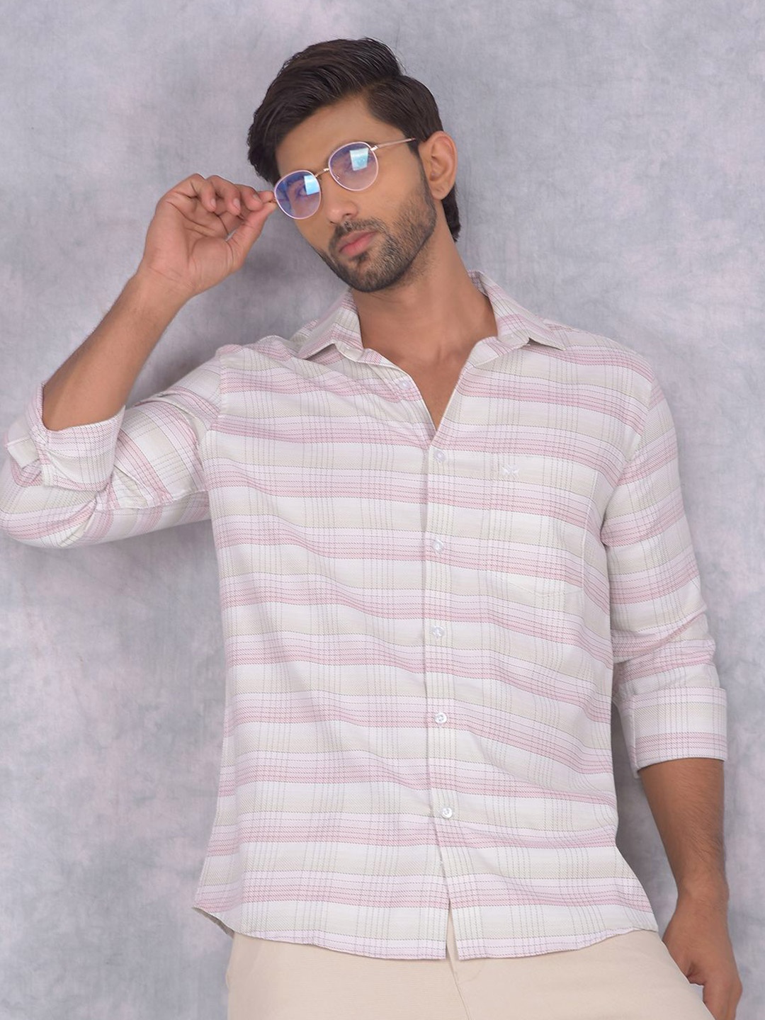 

Crimsoune Club Men Smart Spread Collar Checked Cotton Casual Shirt, Off white