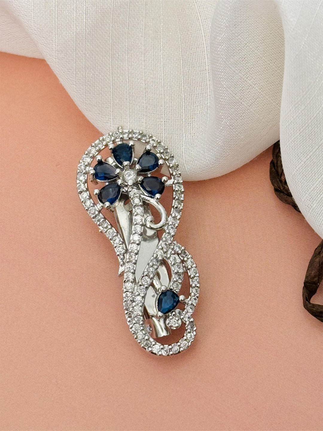 

ABDESIGNS Artificial Stones Studded Saree Clip, Silver