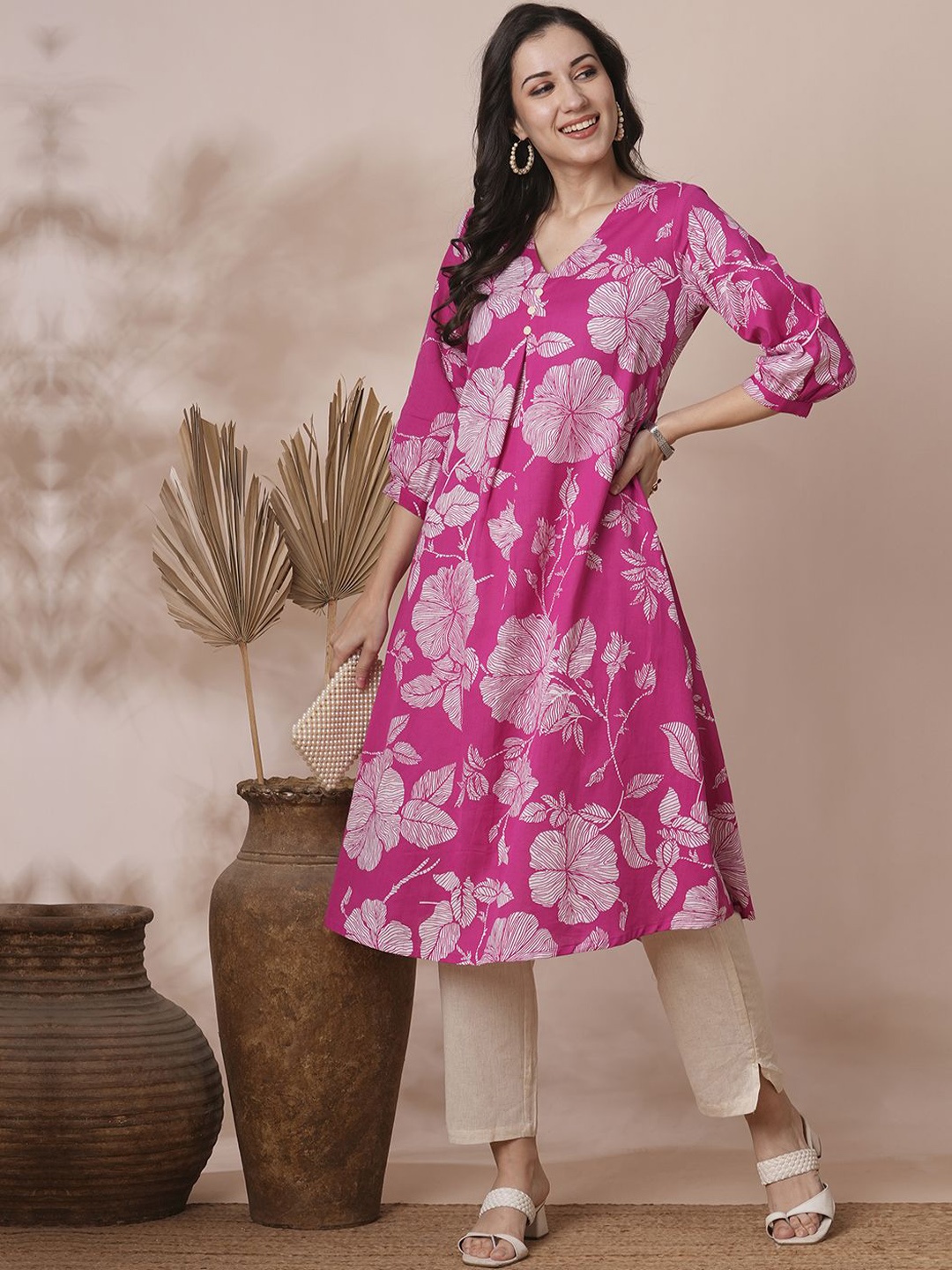 

INDYES Floral Printed Pure Cotton Kurta with Trouser, Pink