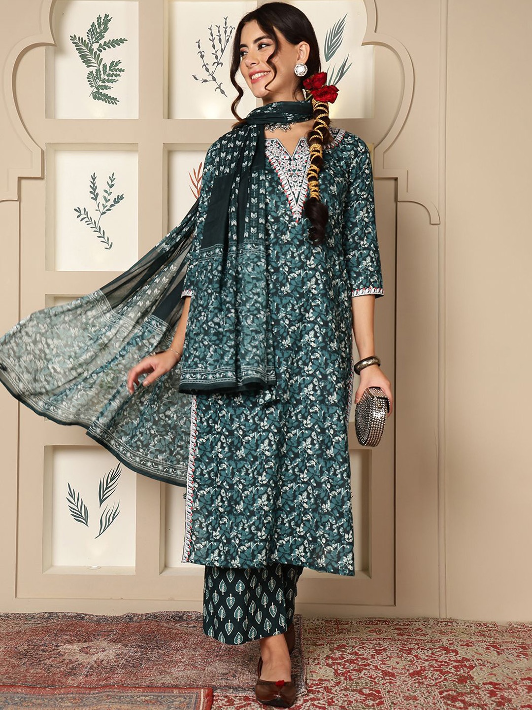 

KIMAYRA Floral Printed Thread Work Pure Cotton Kurta with Palazzos & Dupatta, Green