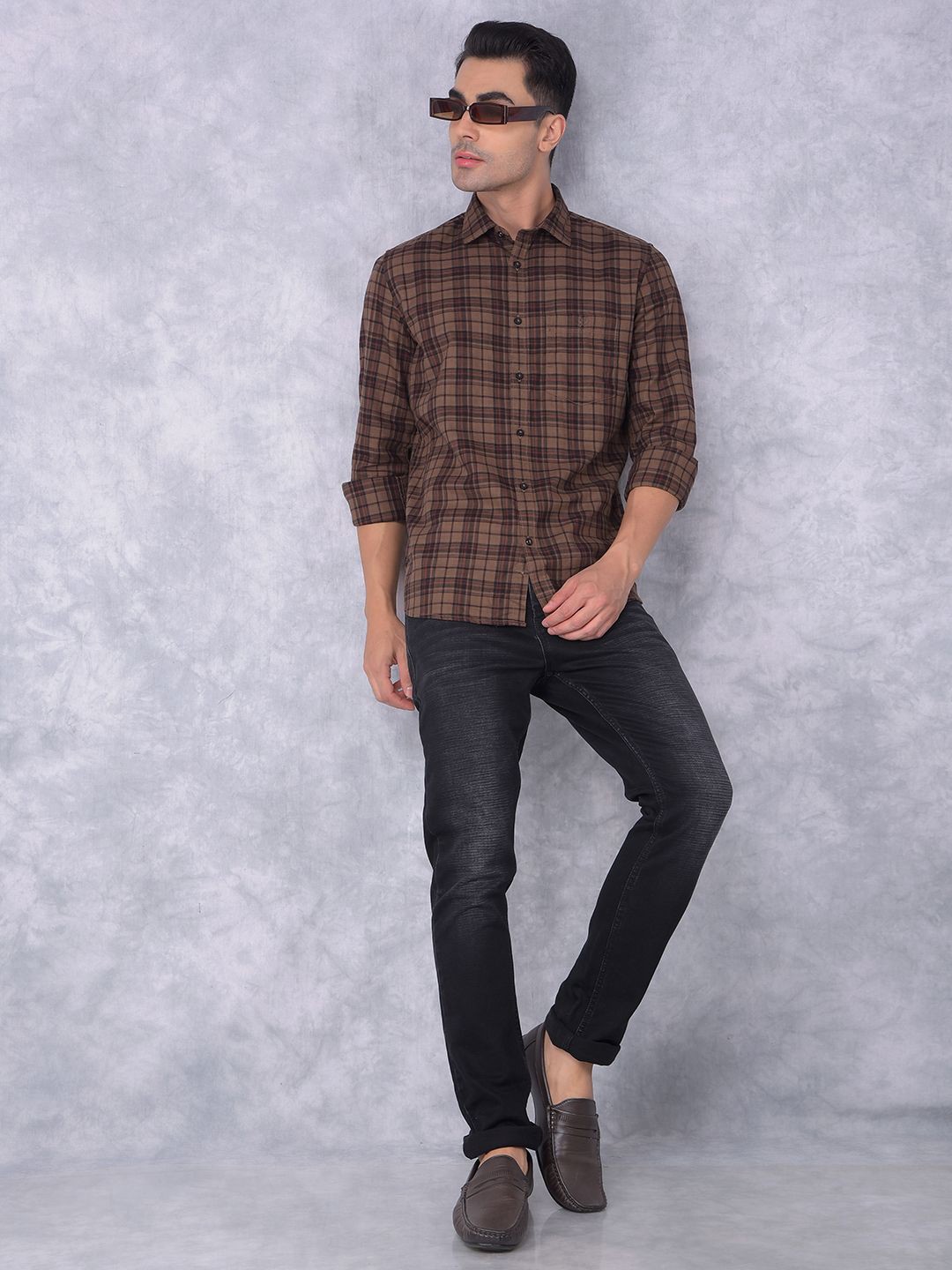 

Crimsoune Club Men Smart Spread Collar Tartan Checked Cotton Casual Shirt, Brown