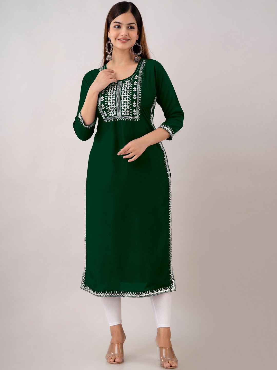 

zeenat libas Floral Embroidered Regular Straight Kurta, Green