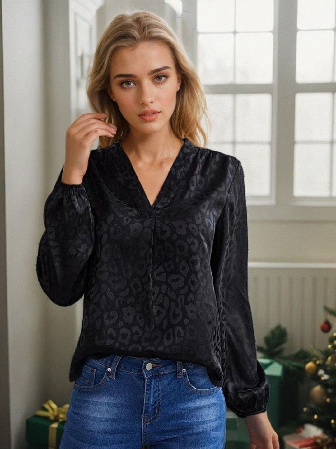 

Kotty Women Abstract Printed Satin Top, Black