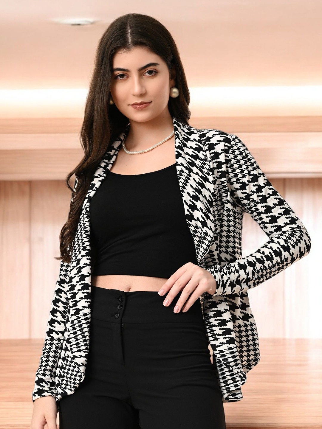 

BAESD Checked Open Front Shrug, Black