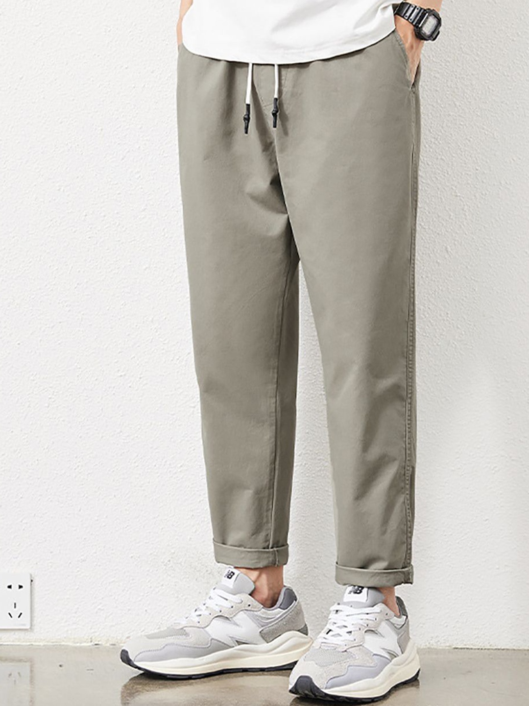 

StyleCast x Revolte Men Mid-Rise Regular Trousers, Off white