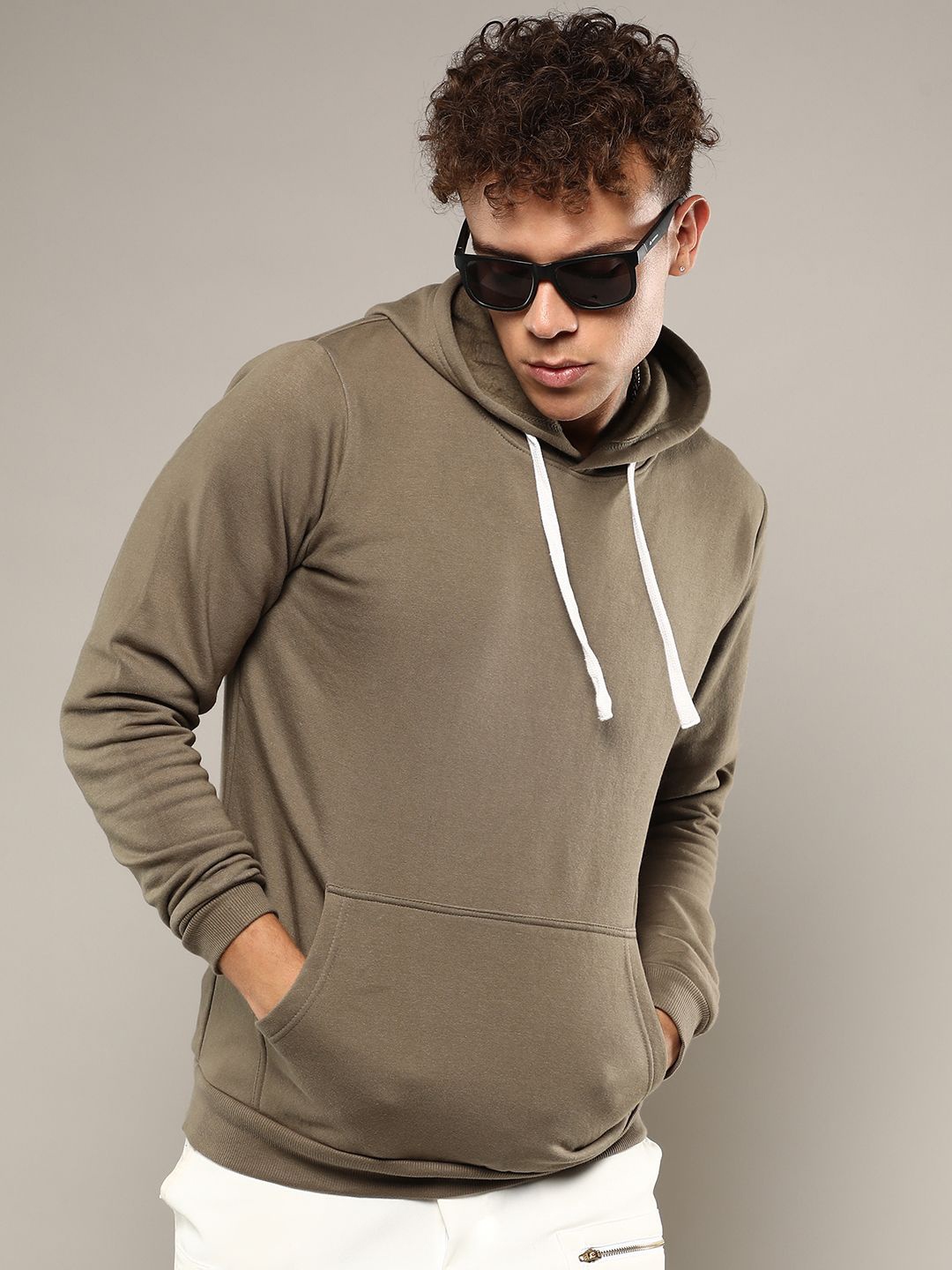

Campus Sutra Men Hooded Cotton Sweatshirt, Green