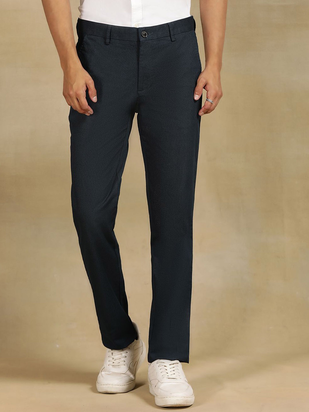 

JADE BLUE Men Slim Fit Cotton Trousers, Navy blue