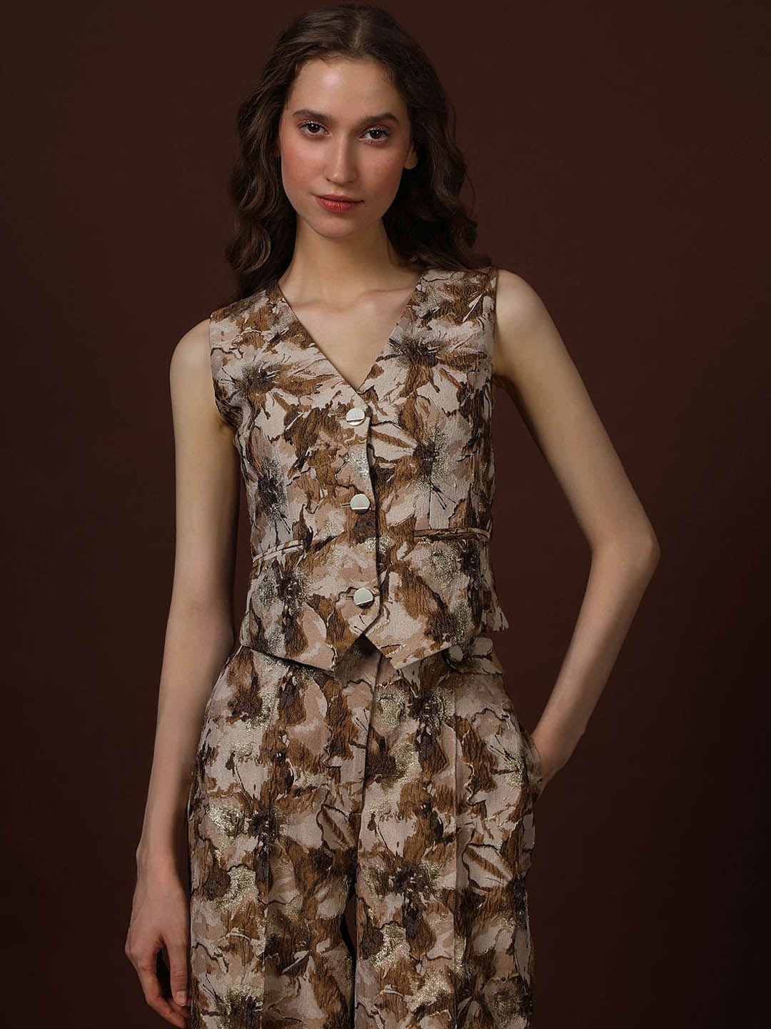 

Vero Moda Floral Woven Design Waistcoat, Brown