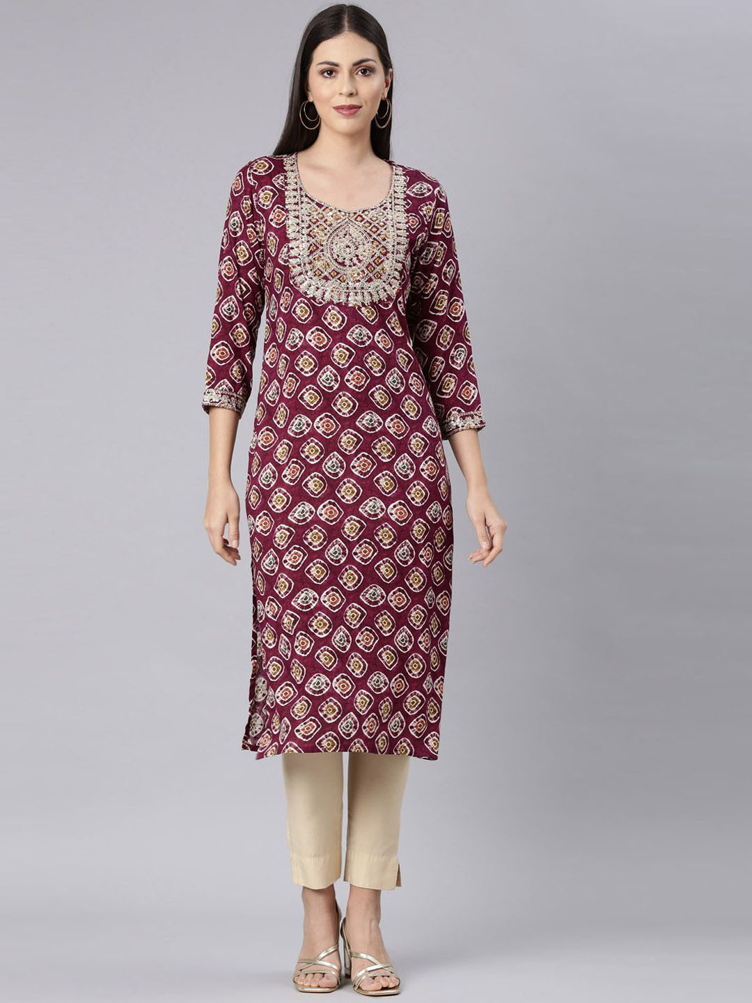 

Neerus Geometric Printed Thread Work Straight Kurta, Purple